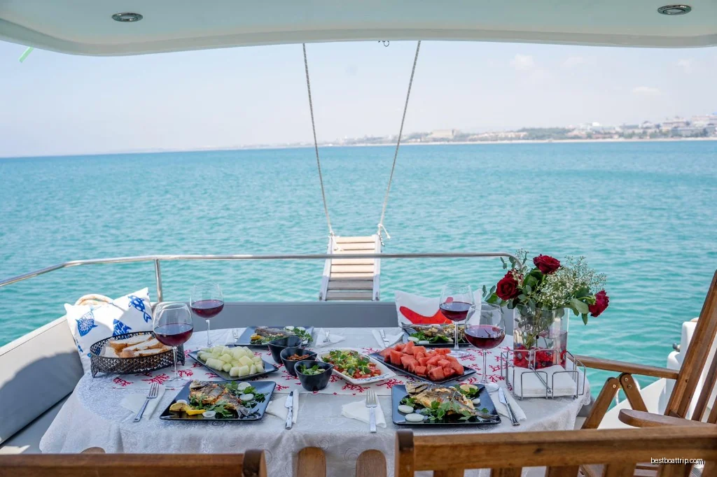 Private Yacht Tour